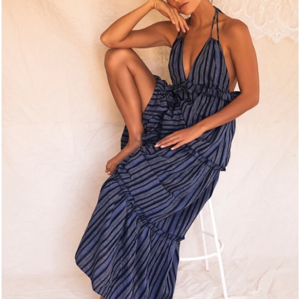 Excellent condition Lulus Halter Dress S